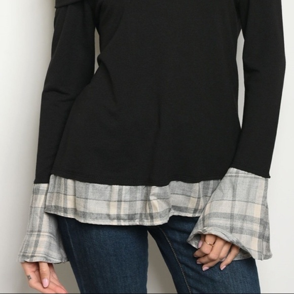✨HP!!✨ LAST ONE! Off Shoulder, Layered Look Top - Picture 3 of 3